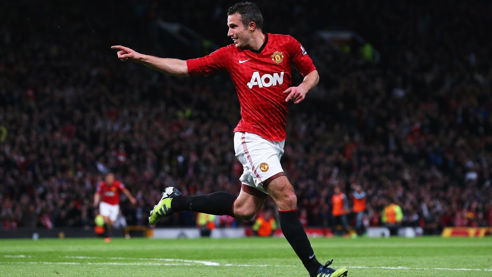 开云体育网址-季后赛中，库里在最后两分钟多次投中决定比赛胜负的远三分！，库里季后赛12记三分